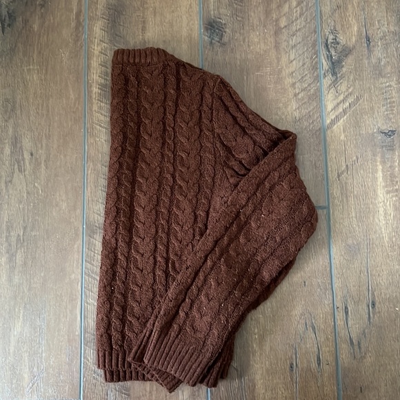 medium brown sweater from American Eagle - Picture 2 of 3